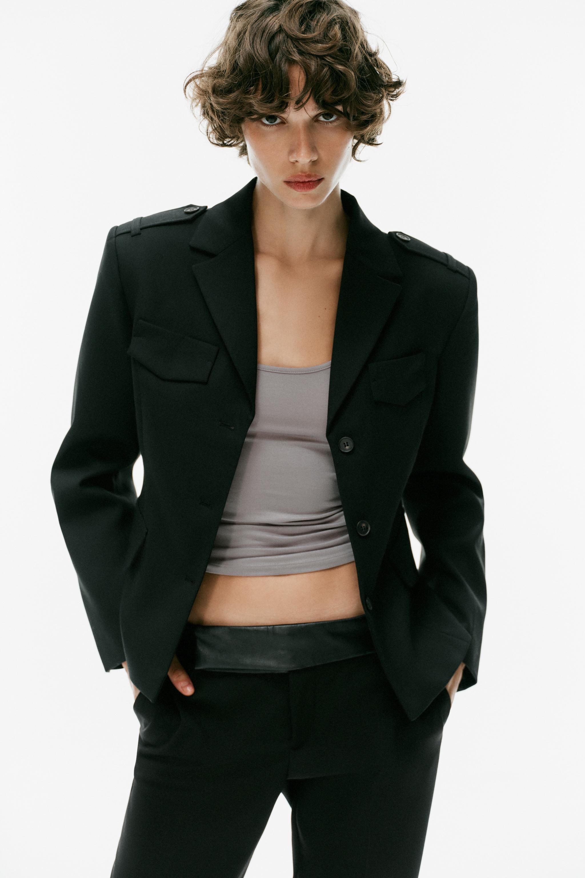 VESTE COURTE À REVERS